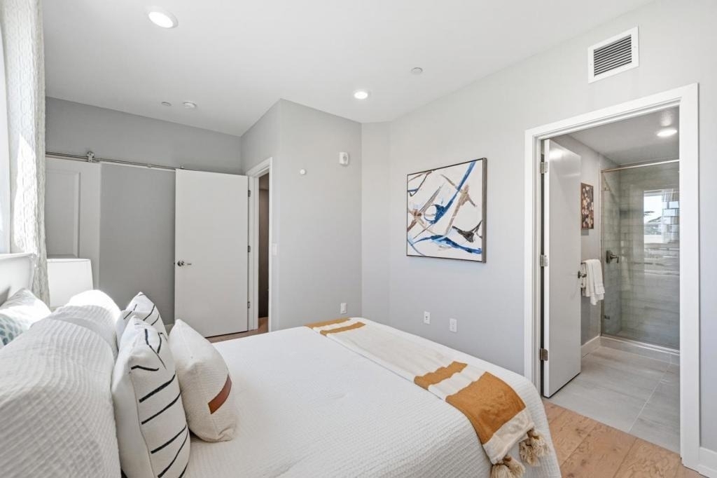 1048 Monroe Street - Photo 24