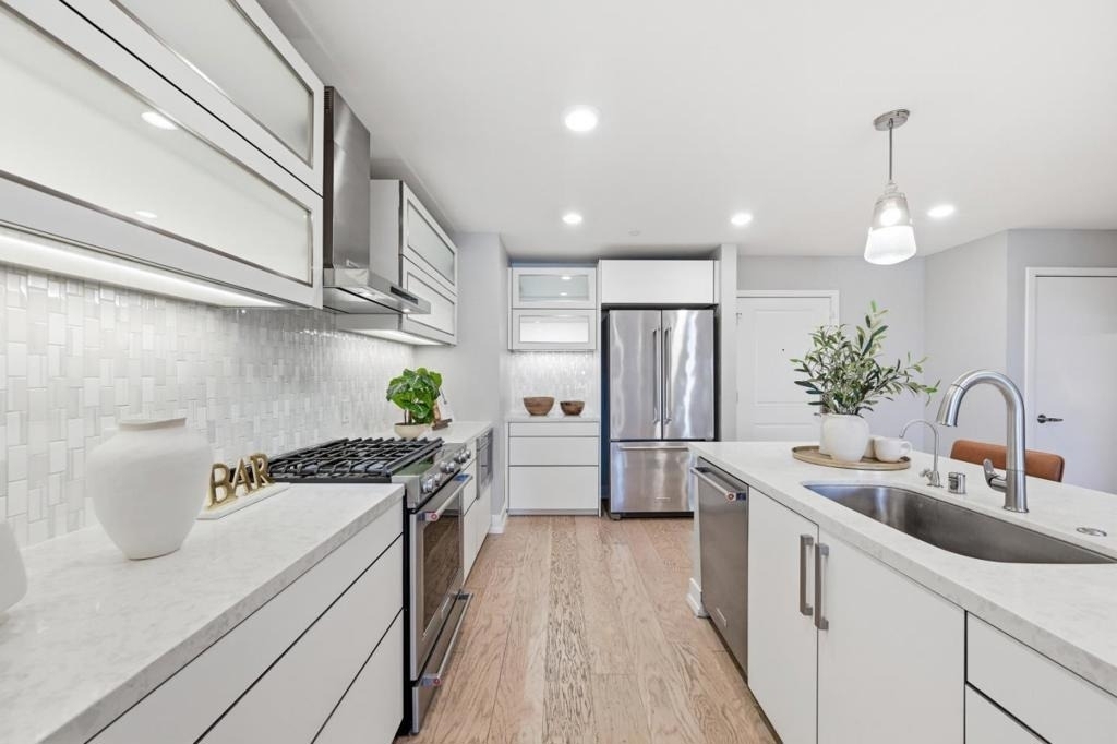 1048 Monroe Street - Photo 16