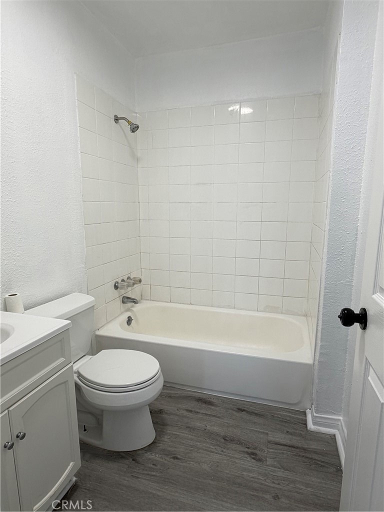 304 W Cedar - Photo 2