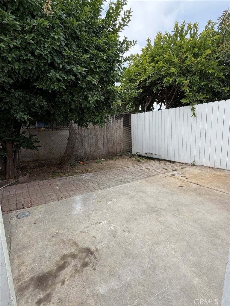 304 W Cedar - Photo 6