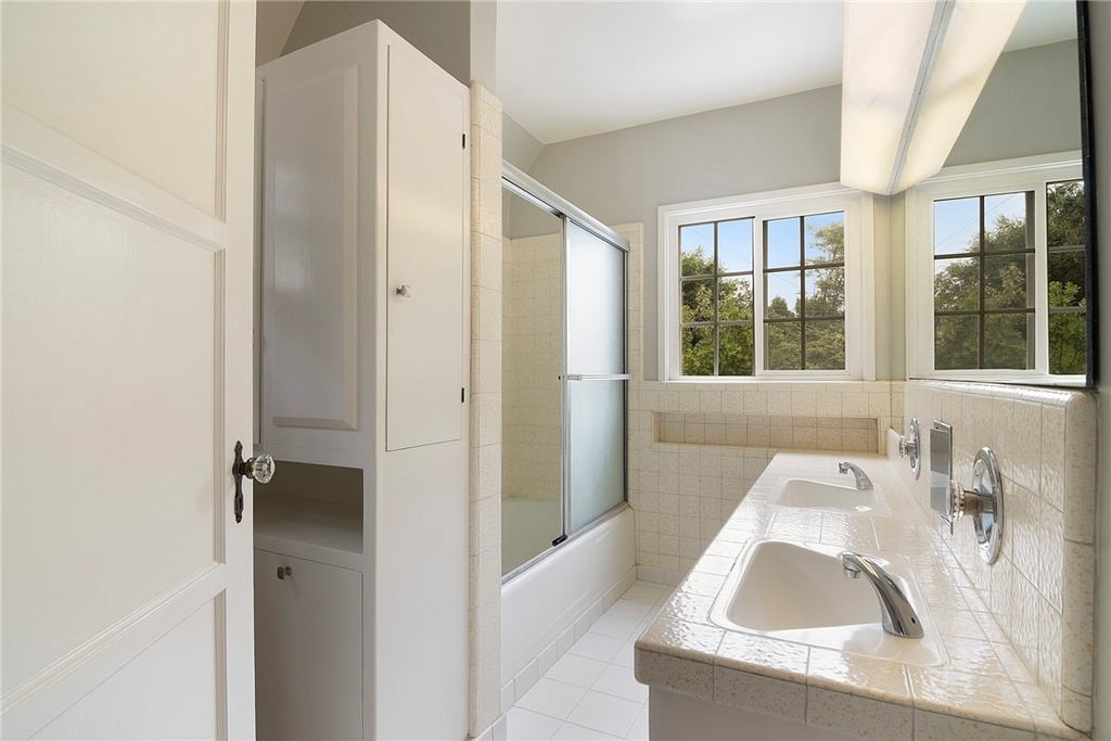 934 Highline - Photo 25