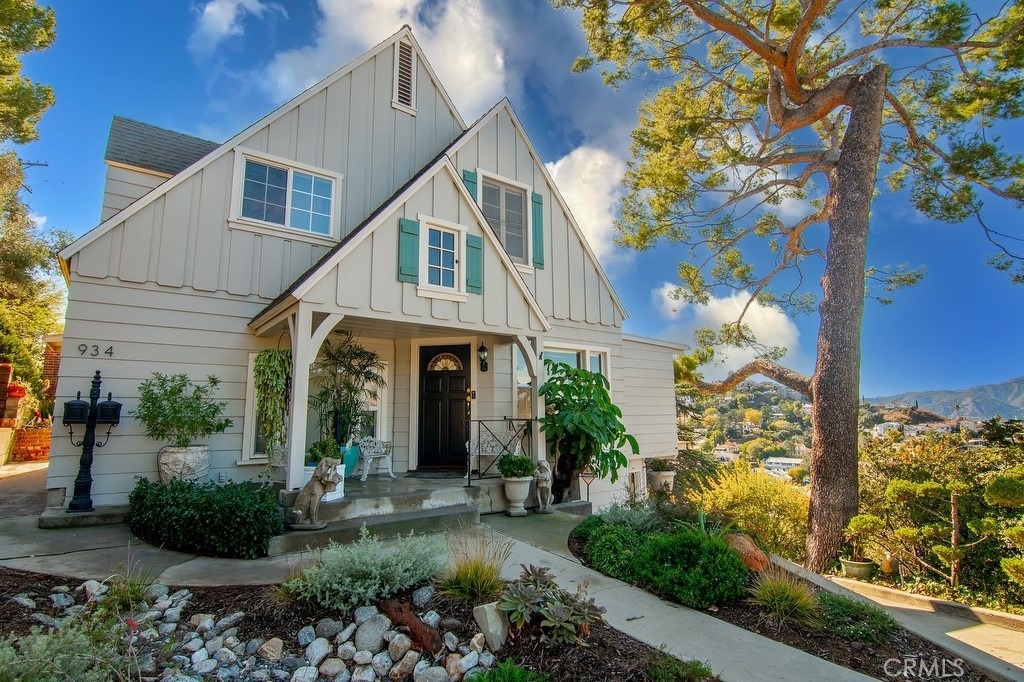 934 Highline - Photo 1