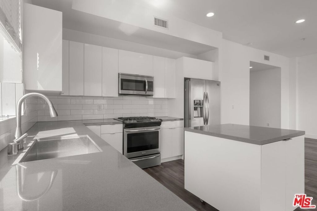 1215 S Bedford Street - Photo 1