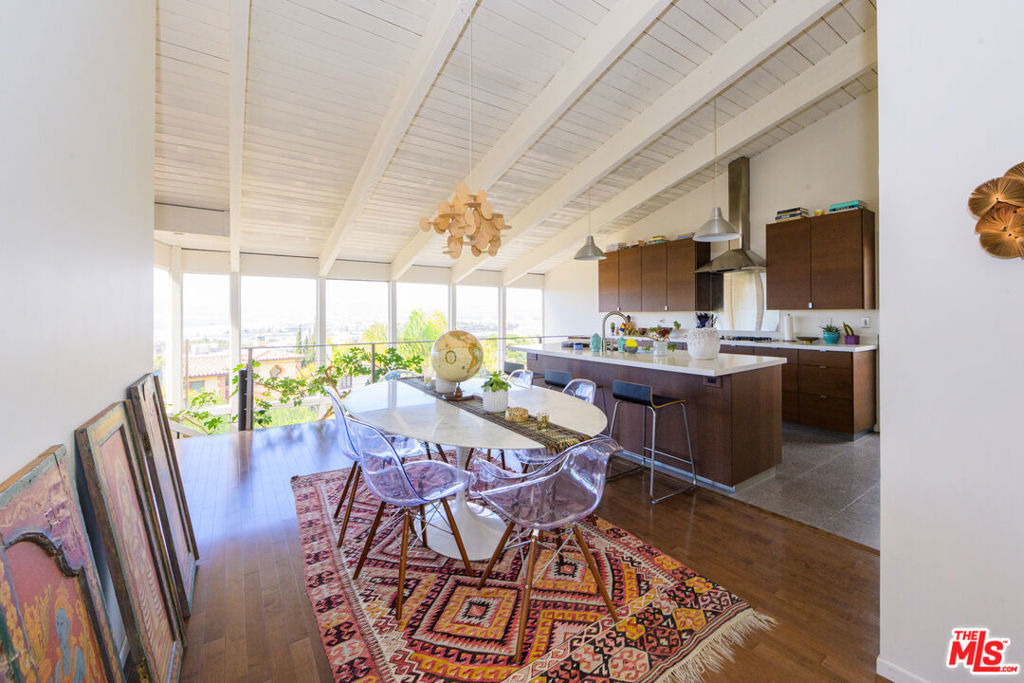241 Rees Street - Photo 8