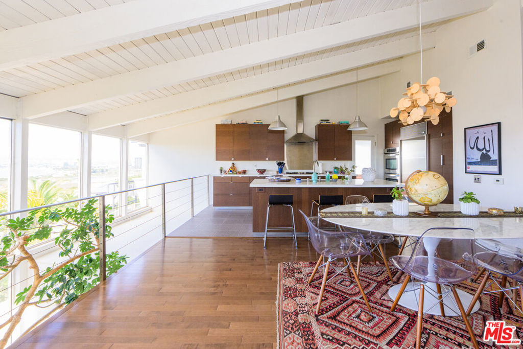 241 Rees Street - Photo 6