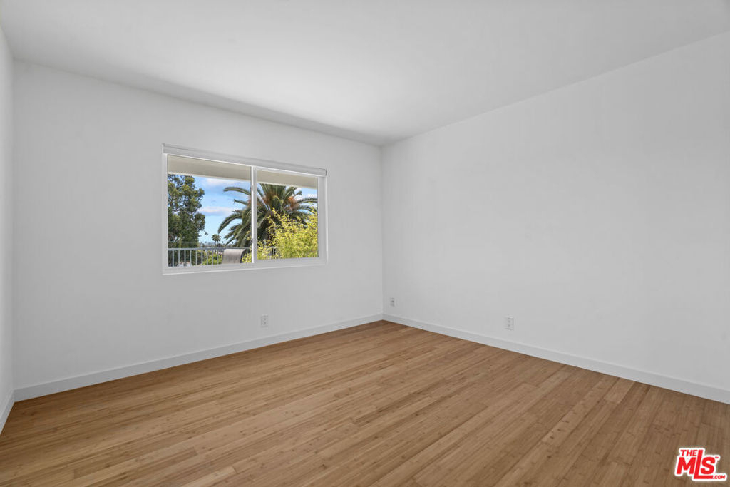 631 Pier Avenue - Photo 8