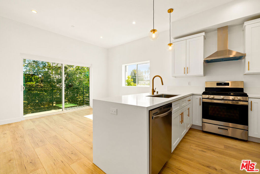 3420 12th Avenue - Photo 2