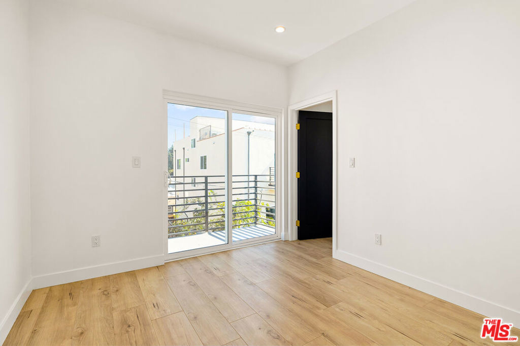 3420 12th Avenue - Photo 4