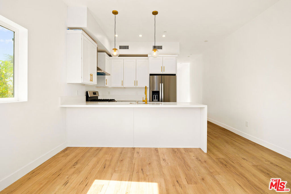 3420 12th Avenue - Photo 3