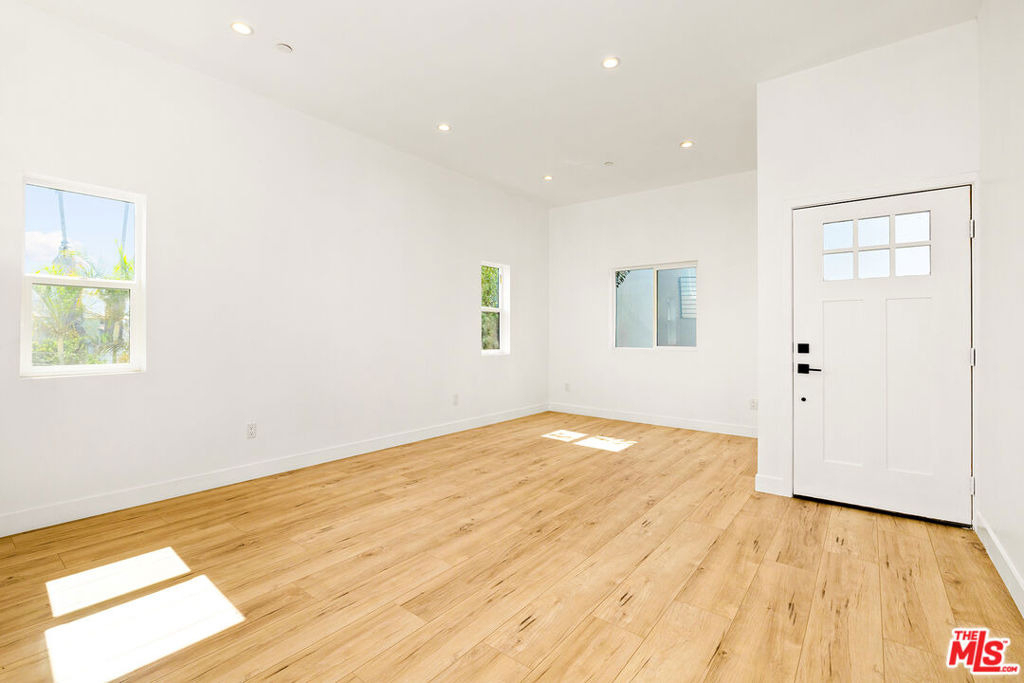 3420 12th Avenue - Photo 5