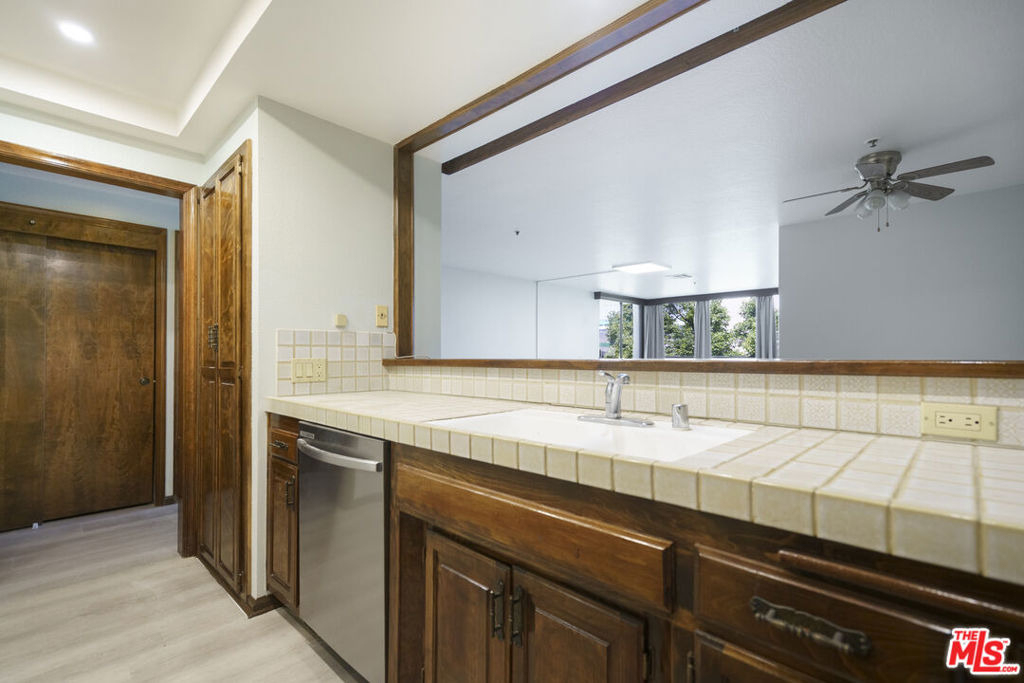 880 W 1st Street - Photo 4