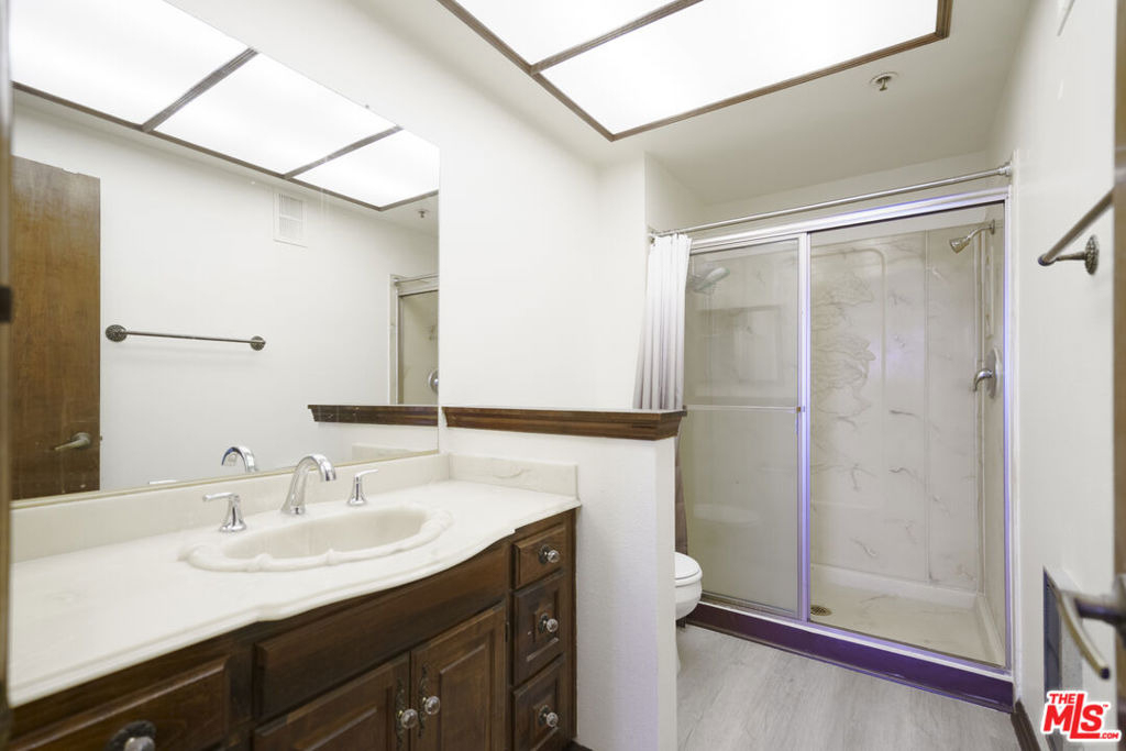 880 W 1st Street - Photo 18