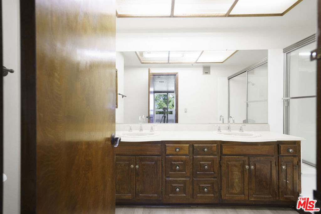 880 W 1st Street - Photo 23