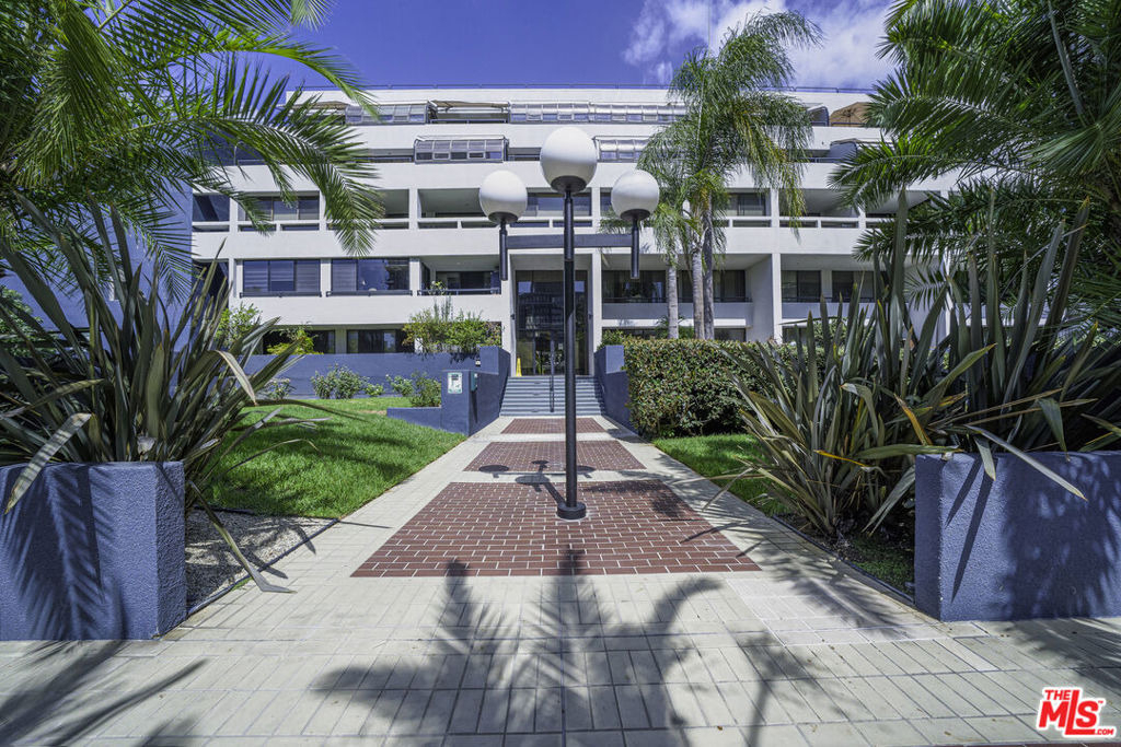 880 W 1st Street - Photo 35
