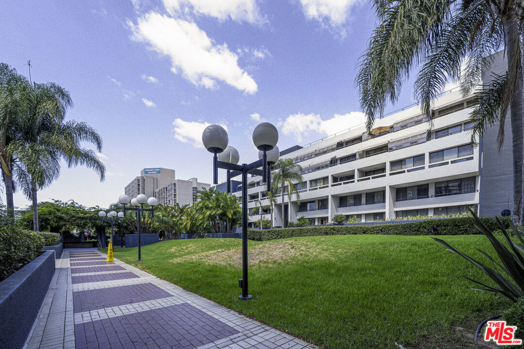 880 W 1st Street - Photo 36