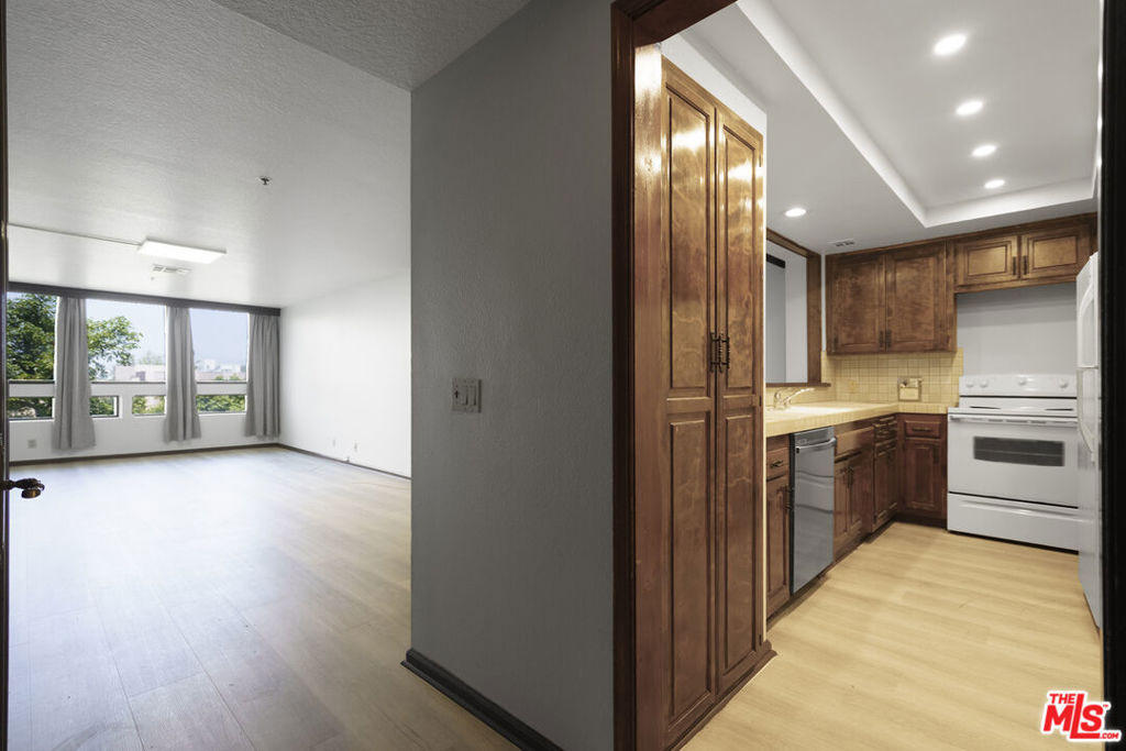 880 W 1st Street - Photo 1