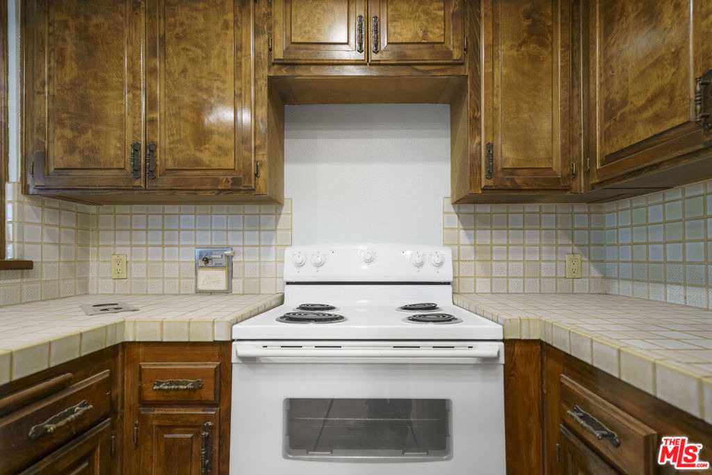 880 W 1st Street - Photo 3