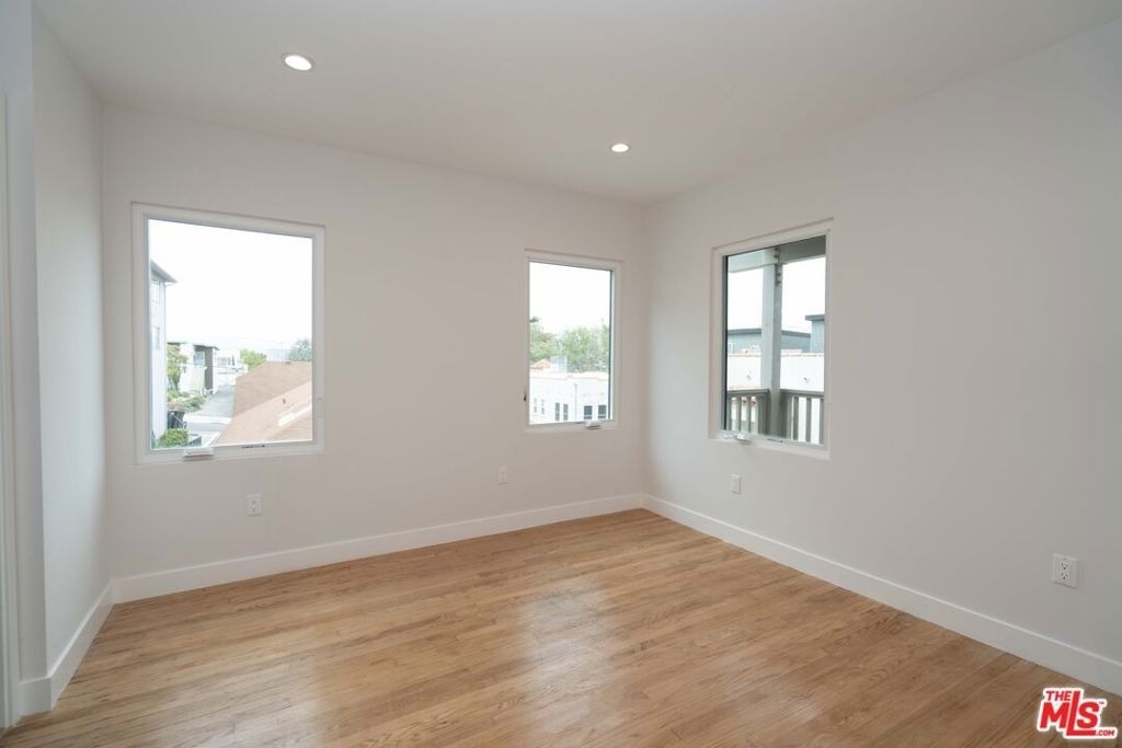 1365 1/2 Maltman Avenue - Photo 14