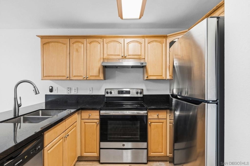 6434 Akins Ave - Photo 1