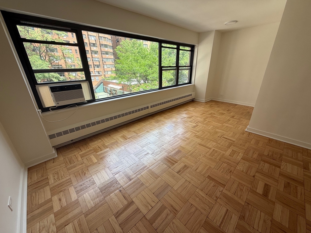 412 East 55th Street - Photo 1