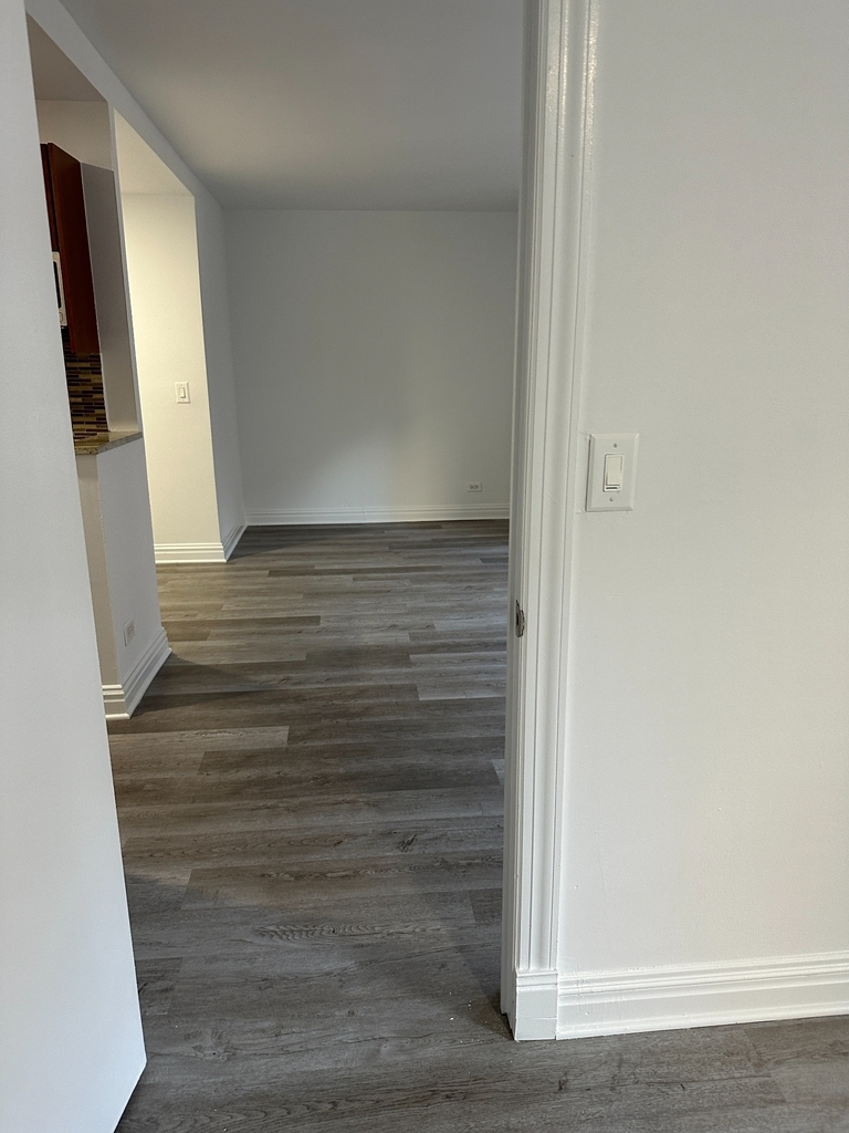 West 34th Street - Photo 7