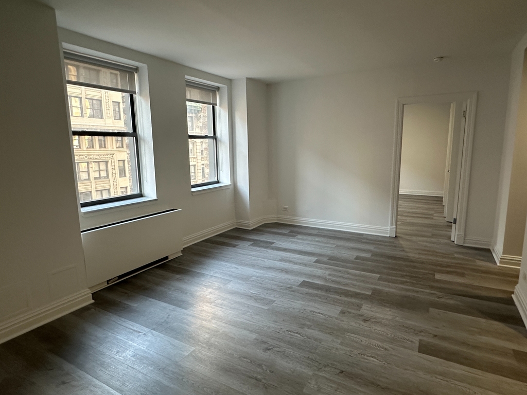 West 34th Street - Photo 0