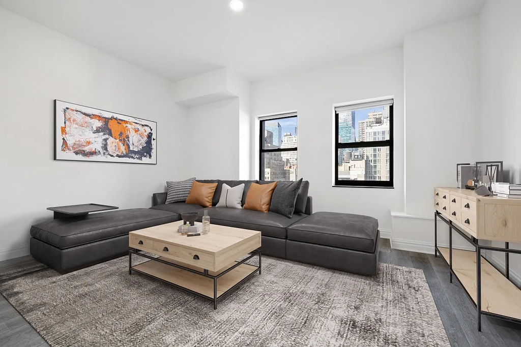 West 34th Street - Photo 0