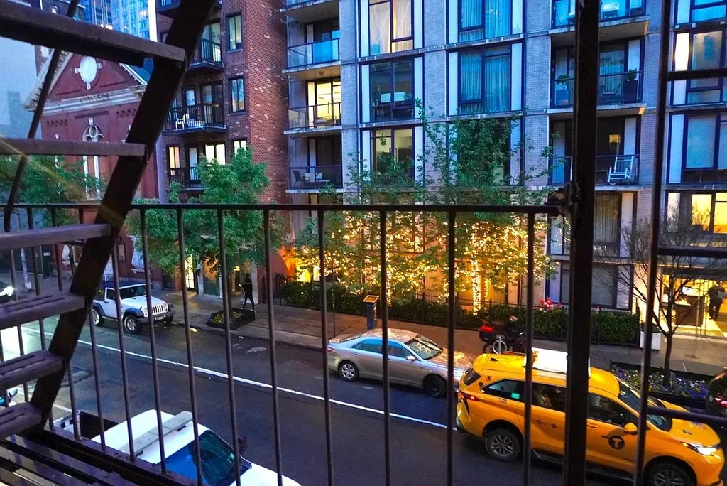 (8th & 9th Ave) - Photo 5