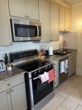1100 Beacon St - Photo 9