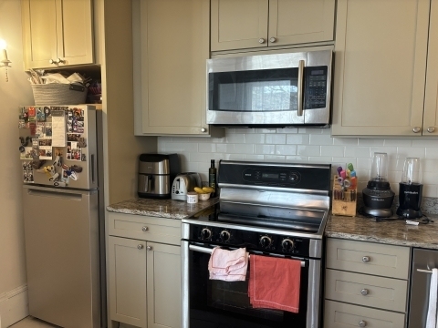 1100 Beacon St - Photo 1