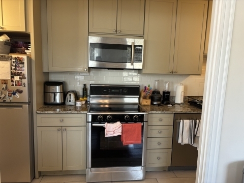1100 Beacon St - Photo 0