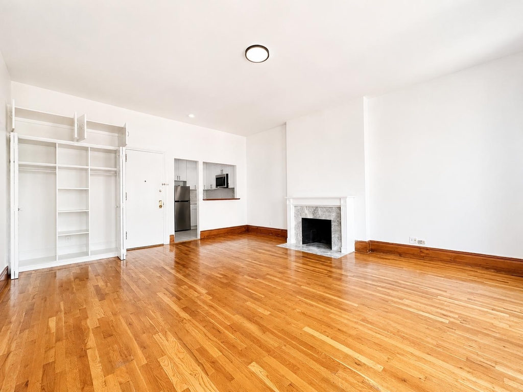 302 West 107th Street - Photo 2
