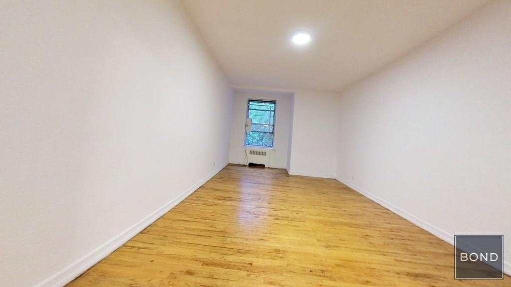 East 53 Street - Photo 2