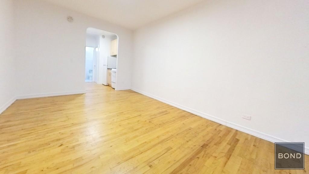 East 53 Street - Photo 3