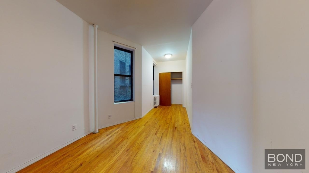 East 90 Street - Photo 6