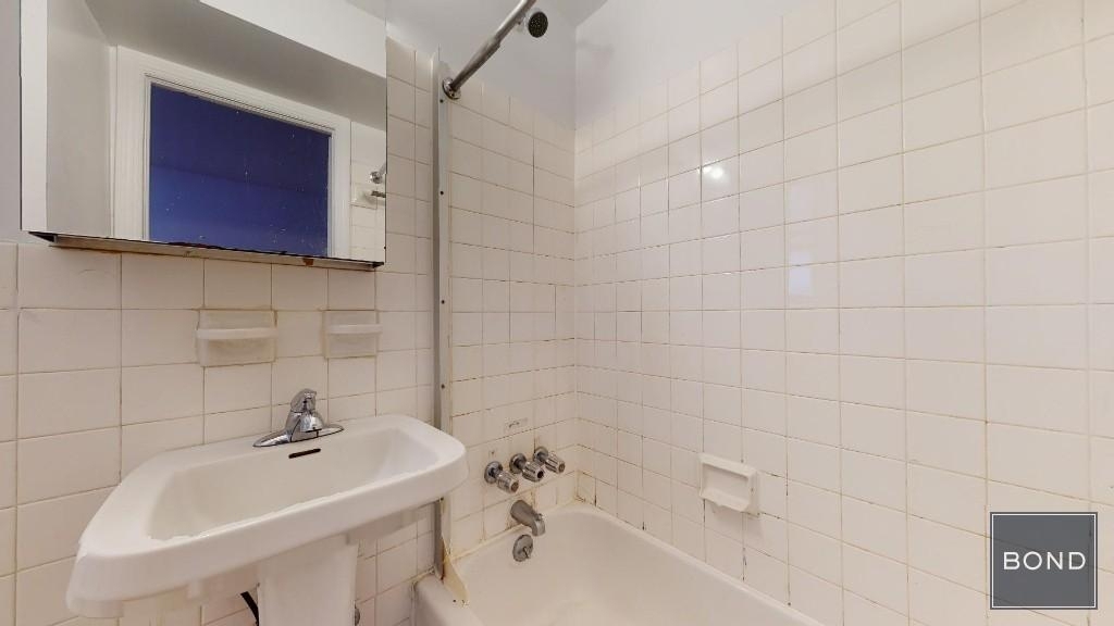 East 73 Street - Photo 5