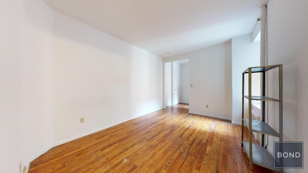 East 73 Street - Photo 1