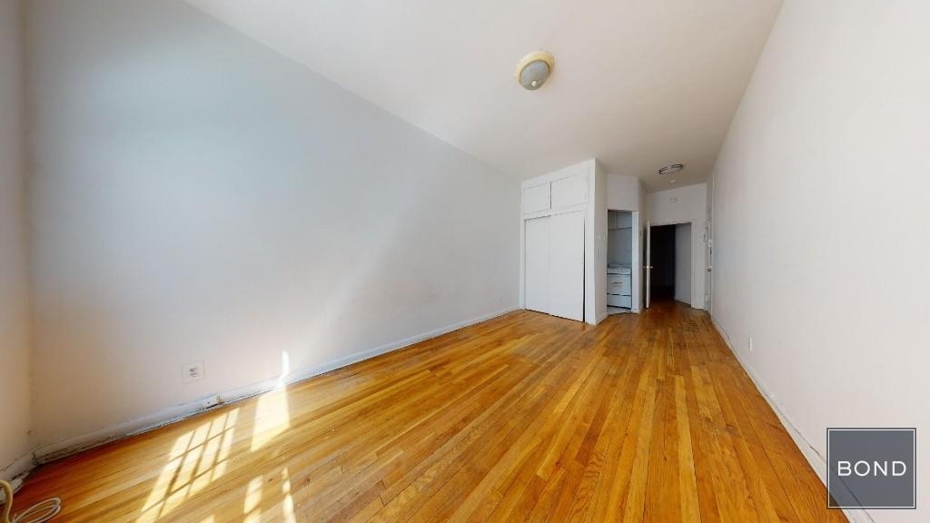 East 88 Street - Photo 0
