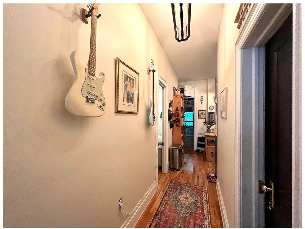 726 Willoughby Ave - Photo 5