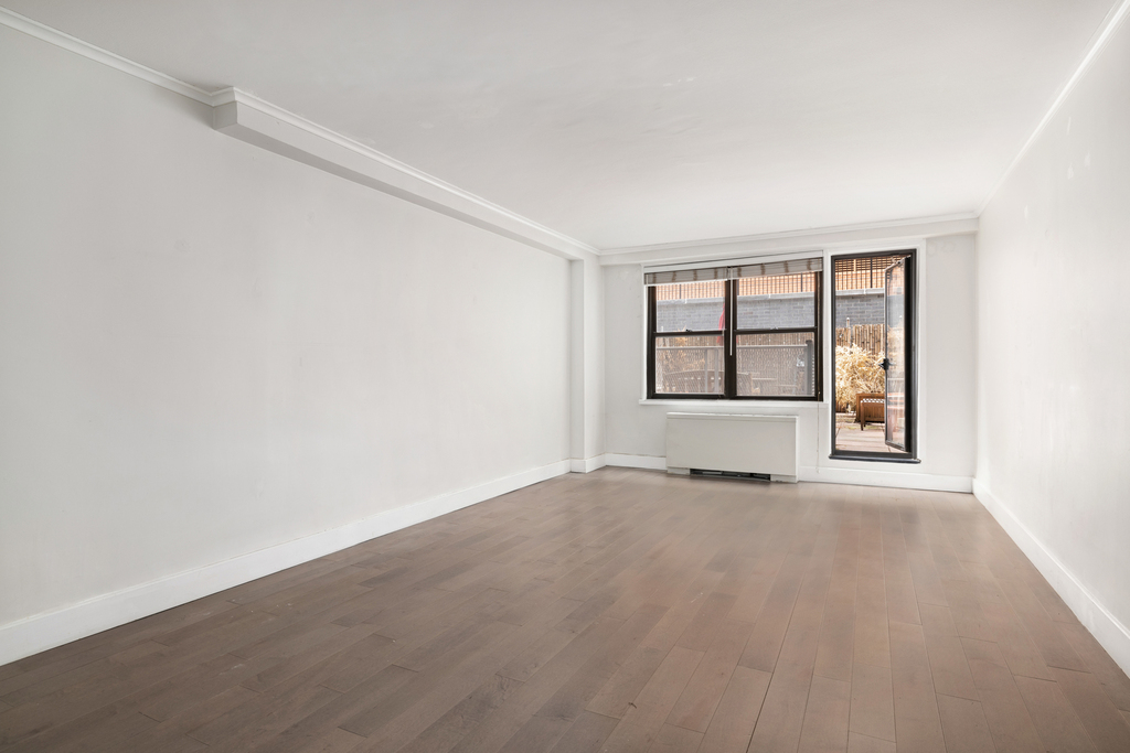 7 E 14th St - Photo 1