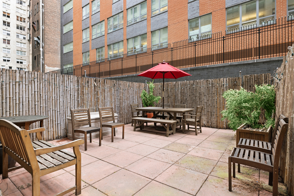 7 E 14th St - Photo 4