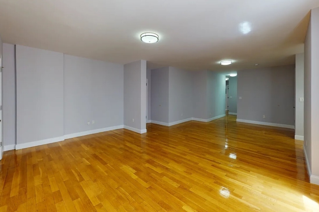 1795 Riverside Drive - Photo 2