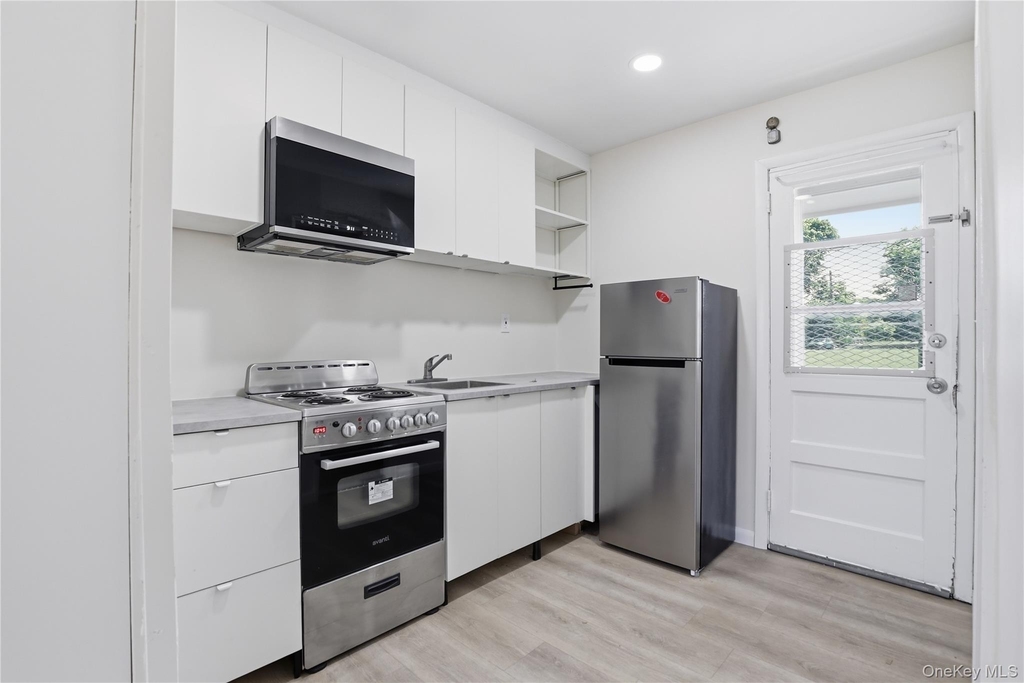 36 S Middletown Road - Photo 3