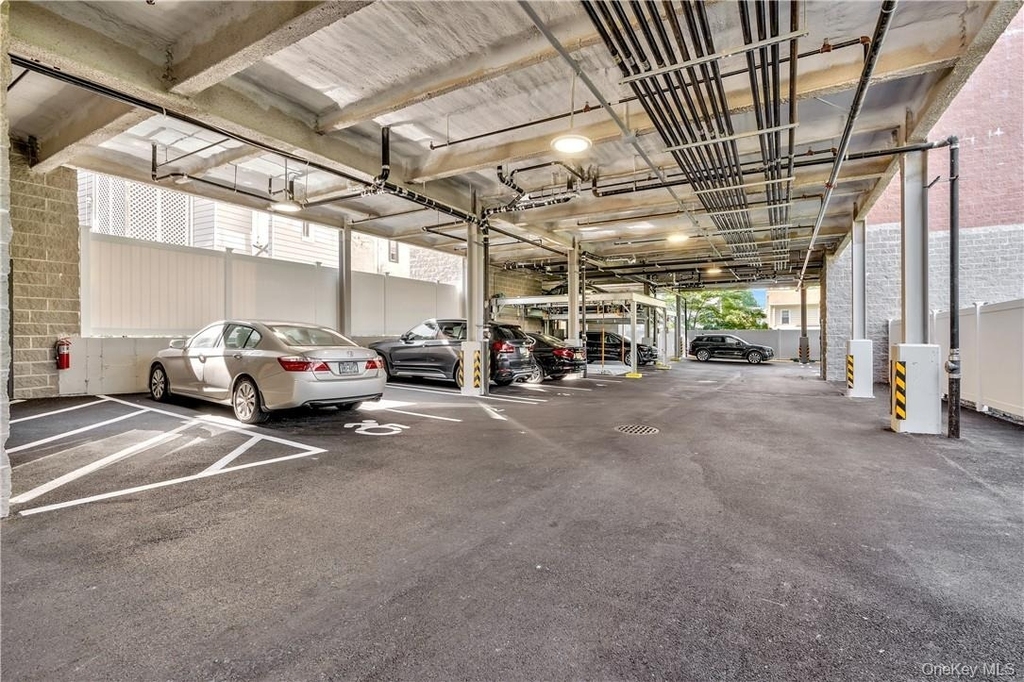 8 Boulevard W - Photo 12
