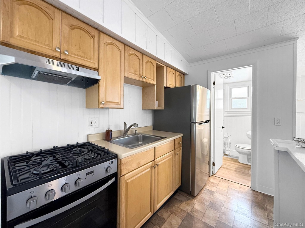 839 Pond View Road - Photo 4