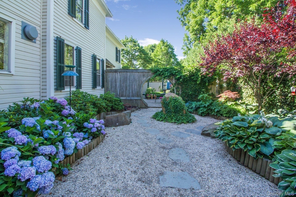 375 Hill Street - Photo 17