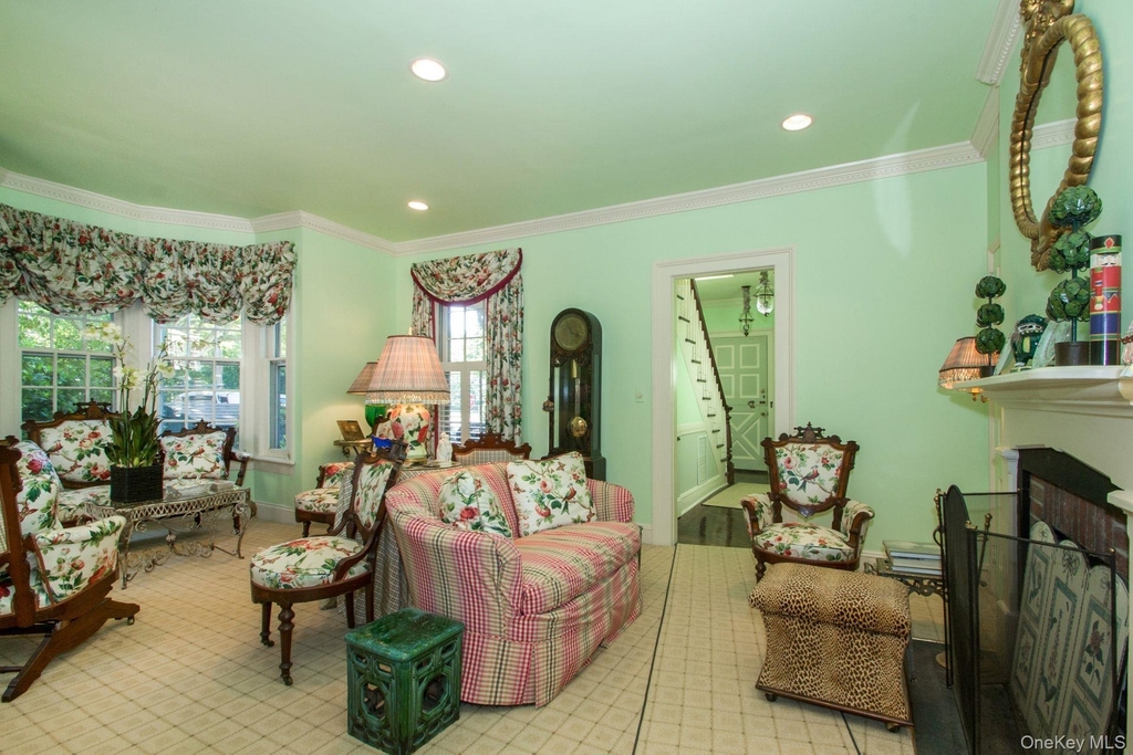 375 Hill Street - Photo 8
