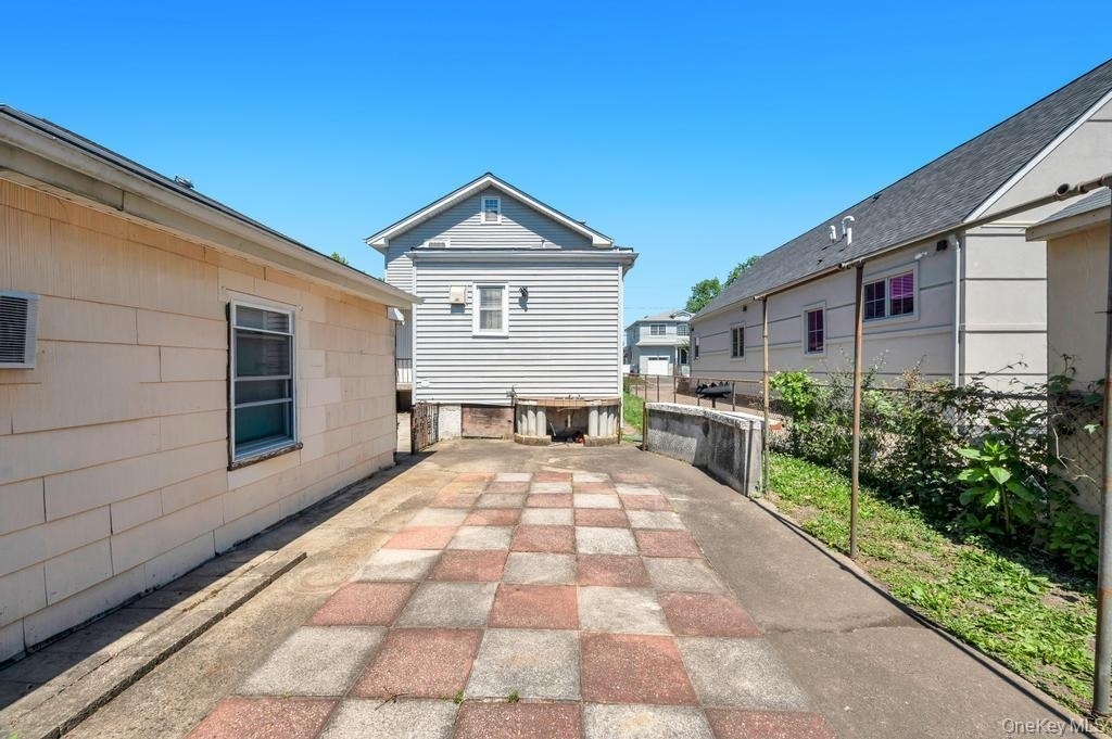 389 Hamilton Avenue - Photo 3