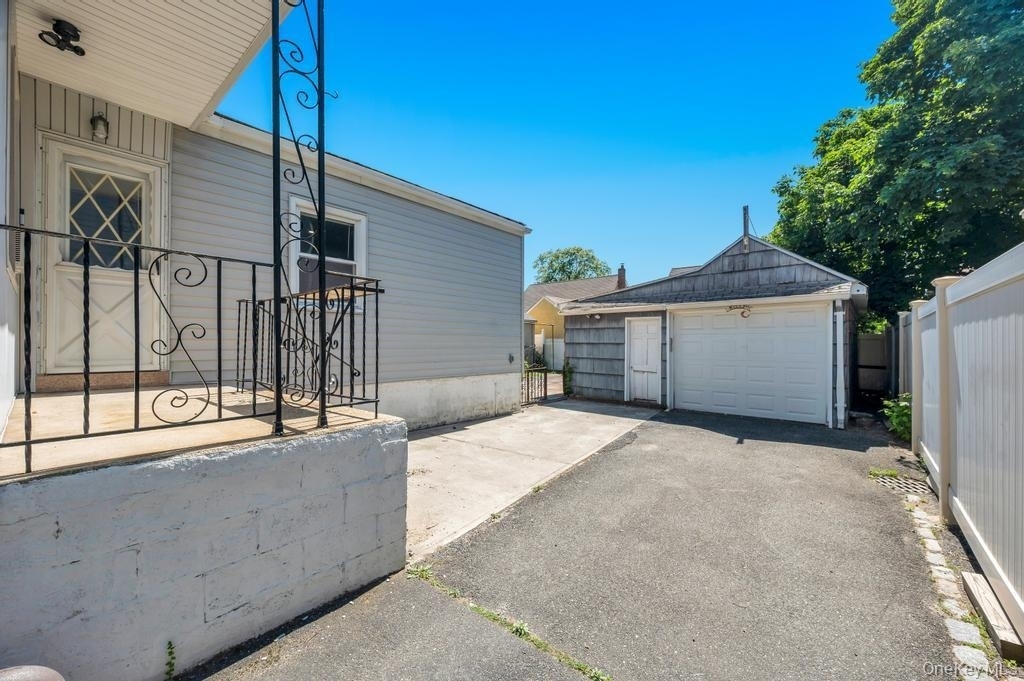 389 Hamilton Avenue - Photo 2
