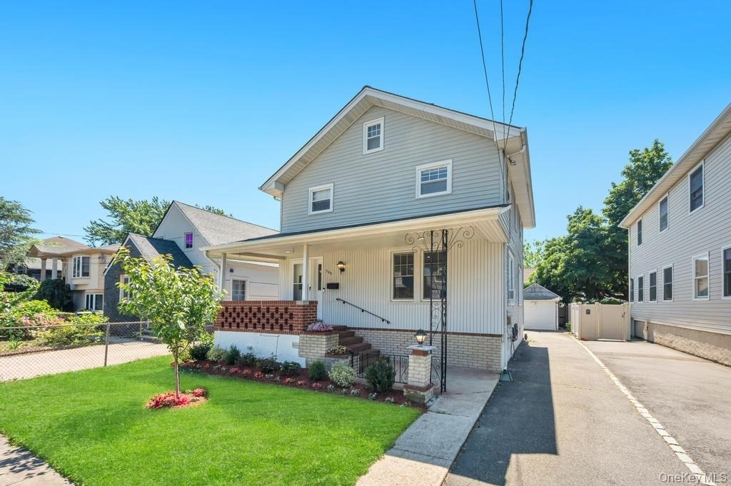 389 Hamilton Avenue - Photo 1